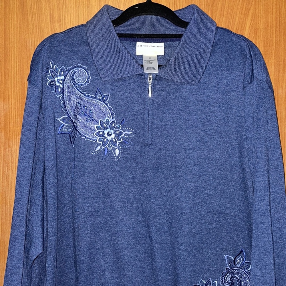 NWT Alfred Dunner Spliced Embroidered Top - Denim Blue - Size 2X - Picture 2 of 12